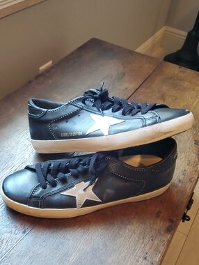GOLDEN GOOSE